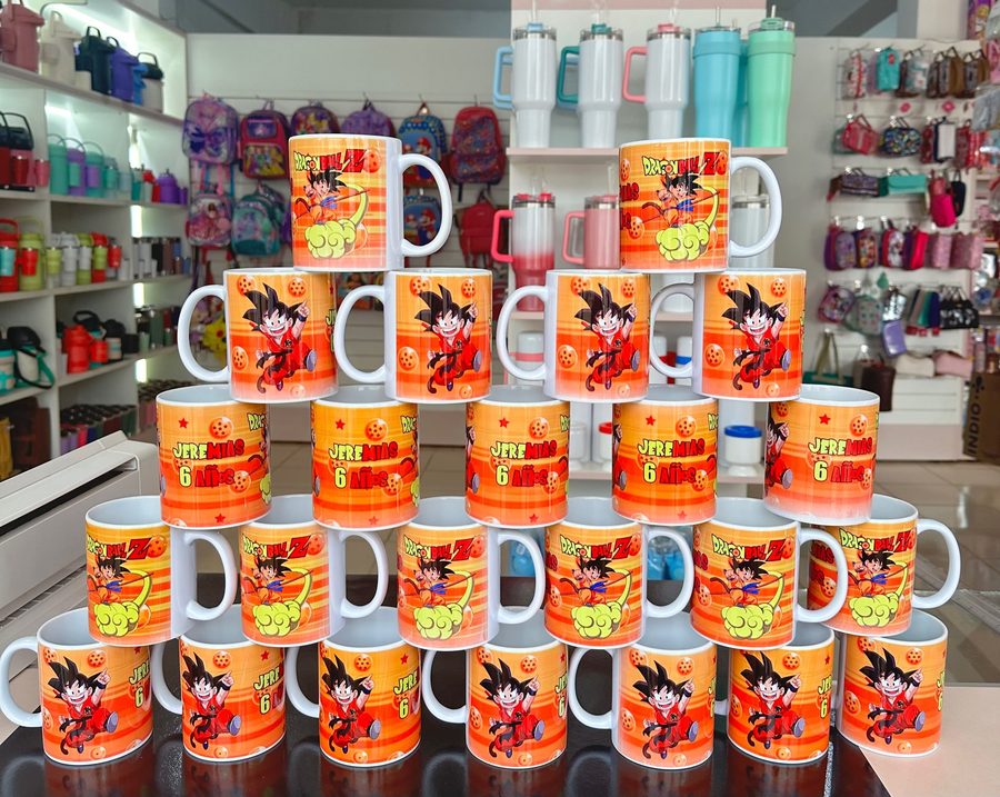 Tazas personalizadas con ilustraciones y nombres