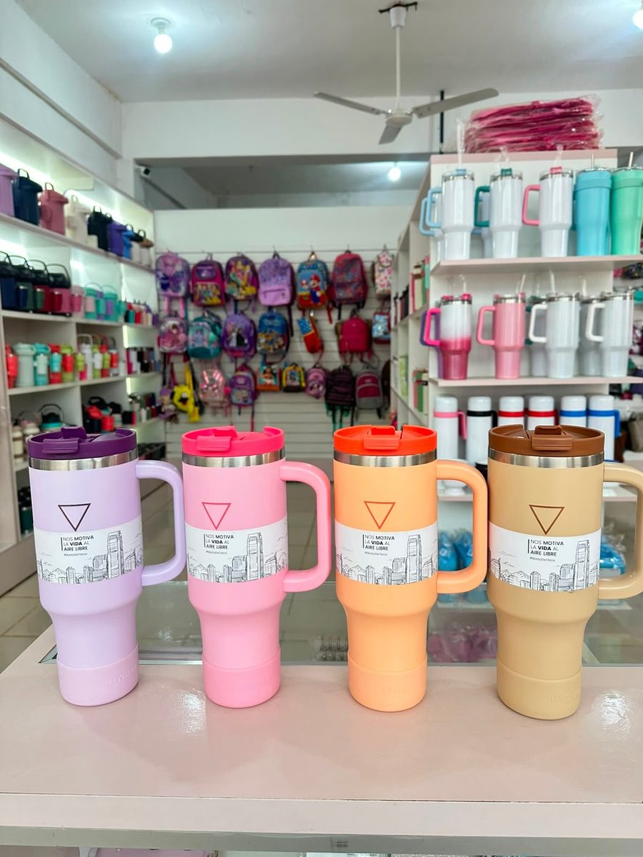 Vasos térmicos con manija en varios colores