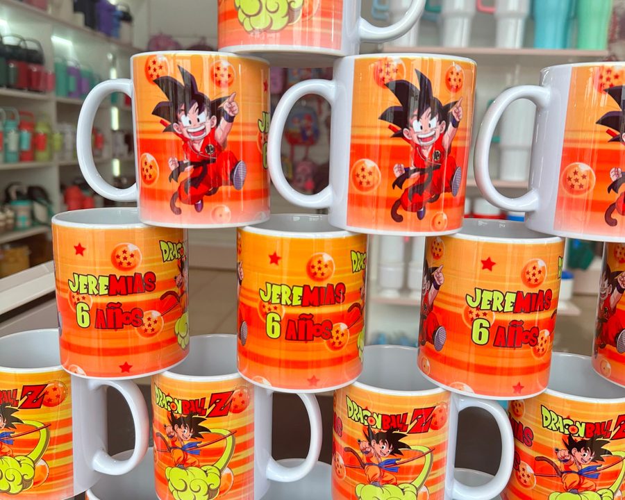 Tazas personalizadas con un personaje de dibujos animados